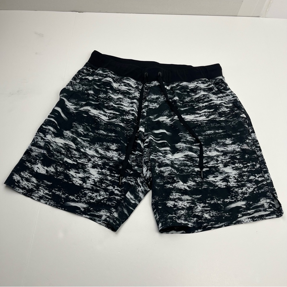 Manduka Short Mens Size Large‎ Black Grey Gray White Unlined Pockets Yoga Swim